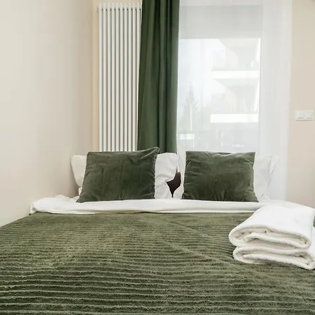 Rondo Matecznego Signature By Bookinghost Apartment
